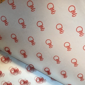 Papier de soie fin transparent personnalisé, papier d'emballage cadeau avec logo d'entreprise, rouleau de papier d'emballage pour vêtements - Product Image 2