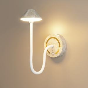 Lampe murale LED créative à détection corporelle pour chambre et salon - Lampe de chevet simple à chargement transfrontalier - Product Image 1