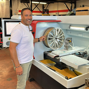 Machine de découpe au laser CNC entièrement automatique certifiée CE à prix d'usine pour la <span class=keywords><strong>réparation</strong></span> de jantes en alliage - Product Image 3