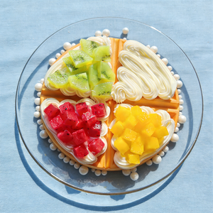 Modèle de gaufre réaliste en plastique écologique, faite à la main, fruits artificiels : kiwi, fruit du dragon, mangue, crème fouettée - Product Image 4