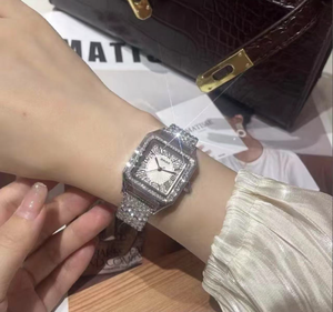Reloj de Pulsera de Cuarzo con Dije de Guepardo Francés, Lujoso y Moderno, para Mujer, con Esfera de Cristal, Correa de 16 mm, Resistente al Agua - Product Image 4