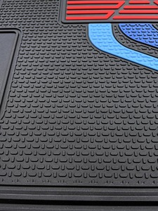 2024 Protection contre les intempéries Basics 4 pièces universel Premium caoutchouc <span class=keywords><strong>août</strong></span> Auto tapis universel tapis de sol de voiture - Product Image 5