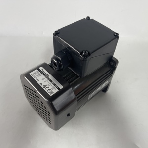 Moteur AC MOM250CK4YGA 220V 12A à haute efficacité, composant industriel fabriqué au Japon - Product Image 1