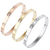 Bracelet Jonc Bijou de Mode Design en Acier Inoxydable Amour Vis Cristal Zircon Cubique CZ pour Femme