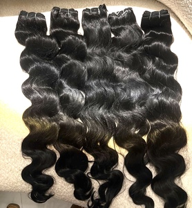Lots <span class=keywords><strong>de</strong></span> Cheveux Naturels Bruts Indiens 100% Vierge, Bouclés Birmans, Ondulés Naturels, Cheveux Cambodgiens Bruts avec Closure – Prix Abordable - Product Image 5