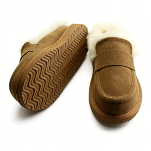 Vente en gros OEM/ODM – Bottes chaudes en cuir de vache avec doublure en peau de mouton, tige épaissie, pantoufles d'intérieur et d'extérieur, logo et style personnalisés - Product Image 1