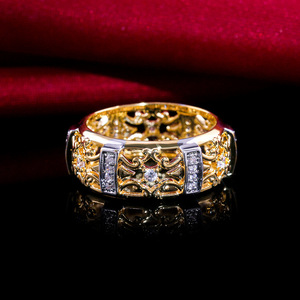 Anello con Design a Motivo Traforato Bicolore, Anello Classico da Donna - Product Image 5