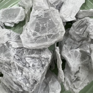 แมกนีเซียมคลอไรด์เกรดอุตสาหกรรมที่มีความบริสุทธิ์สูง99% บล็อกปราศจากน้ำที่มีผิวด้านนอกออก - Product Image 3