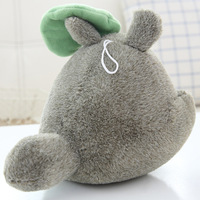 Poupée Totoro mignonne de style japonais populaire transfrontalier avec oreiller Totoro feuille de lotus, jouet en peluche, petit pendentif, vente en gros en stock