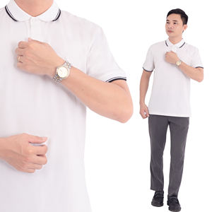 Polo unisexe élégant en mélange de coton de qualité supérieure, durable, facile d'entretien, idéal pour les tenues d'entreprise ou d'équipe. - Product Image 2