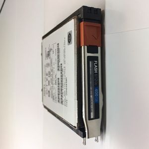 EMC Isilon 005033002 8TB 7.2K SAS 服务器内部硬盘 3.5 英寸 <span class=keywords><strong>2</strong></span> 件 金属外壳二手 - Product Image 4