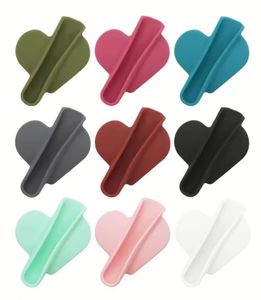 Funda de silicona con ventosa para teléfono con soporte flexible para lápiz labial y bálsamo labial para guardar brillo labial - Product Image 1