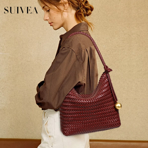 Sac à main pour femme en gros, petit sac fourre-tout de luxe avec pendentif boule dorée, sac seau en cuir souple tressé à la main, sac à main pour femme sous le bras - Product Image 5