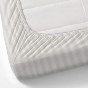 Sábana Ajustable de Microfibra de Poliéster con Rayas, Varios Colores Personalizados, para Uso en Hoteles, 300 Hilos, Ecológica y Duradera - Product Image 1