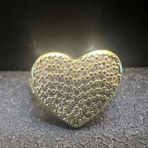 Anillo de Diamantes Rosas de Diseño Nuevo, Anillo de Corazón de Lujo Personalizado, Oro <span class=keywords><strong>Laminado</strong></span> de 18K, Anillo de Diamantes Rosas de Alta Calidad Estilo Hip Hop - Product Image 1