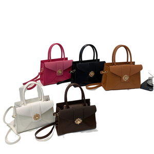 Vente chaude de haute qualité femme en cuir PU sac à bandoulière à la mode serrure sacs à bandoulière fermeture à glissière élégant dame Design - Product Image 1