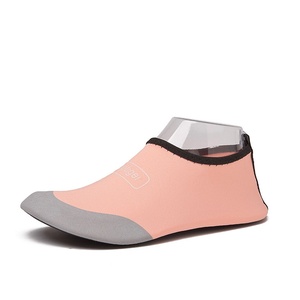 Chaussures de plage pour hommes et femmes pour la plongée en apnée, la natation, le yoga, les semelles en caoutchouc épaissies antidérapantes pour le rafting et le traçage de rivière - Product Image 6