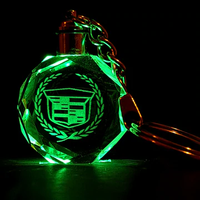 Gantungan kunci Logo mobil kristal dapat disesuaikan ornamen kaca elegan lampu LED untuk produk kerajinan kristal desain ukiran mobil