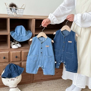 Combinaison <span class=keywords><strong>en</strong></span> jean sans manches pour bébé fille <span class=keywords><strong>avec</strong></span> chapeau seau assorti pour les sorties quotidiennes <span class=keywords><strong>en</strong></span> plein air - Product Image 1