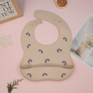 Bavoir bébé en silicone imperméable, léger, doux, couleur personnalisée, pour tout-petits, enfants, repas, tablier, logo personnalisé, vente en gros - Product Image 4