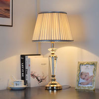 Lampe de bureau moderne personnalisée avec abat-jour en tissu blanc, lampe de table de luxe pour hôtel, lampe décorative pour la maison, lampe de chevet