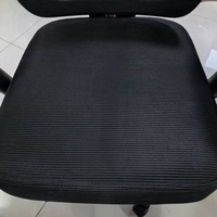 Chaise de bureau ergonomique avec accoudoirs 4D et repose-pieds rétractable, coussin épais en maille respirante pour un confort tout au long de la journée