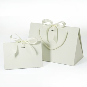 Wholesale Low 100 MOQ Custom Luxury Triangle <b>Wedding</b> Candy Candle Aromatherapy <b>Gift</b> Paper Packaging <b>Box</b> with Ribbon Handle - Product Image 2