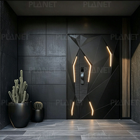 Porte d'entrée extérieure moderne en aluminium noir à facettes géométriques 3D, avec éclairage LED linéaire intégré de luxe