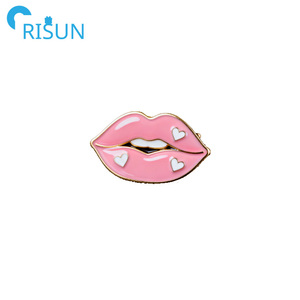 卸売り口唇レッドピンクリップスティックエナメルピンカスタムロゴリップスティックピンフェミニズムセクシー口唇エナメルラペルバッジブローチ - Product Image 4