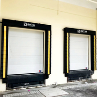 Boudoirs de chargement en mousse pour portes industrielles, fabriqués par des fabricants de boudoirs de chargement, pour quais de chargement et joints de camions