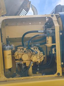 Excavatrice sur chenilles Caterpillar 315D d'occasion, pelle hydraulique moyenne pour la construction et les travaux de terrassement - Product Image 4