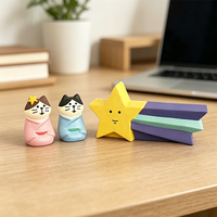 Kawaii Pyramiden-Liebesraum Astronauten-Katzen-Harzfiguren Handgefertigte Handbemalte Cartoon-Tischdekoration Musik-Fee Minimalistische Wohnaccessoires
