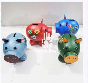 Hucha de madera pintada a mano - Alta calidad, ecológica y portátil - Product Image 3