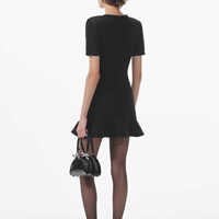 Robes Courtes Élégantes pour Femmes en Gros – Nouvelle Collection Automne 2026 – Design Niche – Robe Mini Slim en Tricot Ivoire et Robes Décontractées Noires