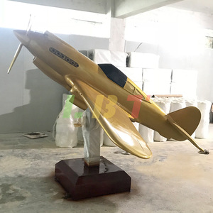 Sculpture de Modèle d'Avion en Fibre de Verre Personnalisée, Installation Artistique Extérieure sur Pied - Product Image 4