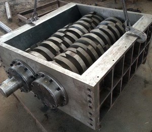 Automatischer Holzhacker mit Doppel welle und Baums chredder Sägemehl brecher Maschine Effizienter Holz brecher mit stark haltbarem Design - Product Image 5