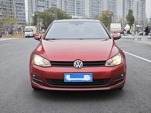 Volkswagen Golf 230TSI Automatique Luxe Icône 2016 – Berline Compacte Turbo & Toit Ouvrant, Bien Équipée & Amusante - Product Image 2