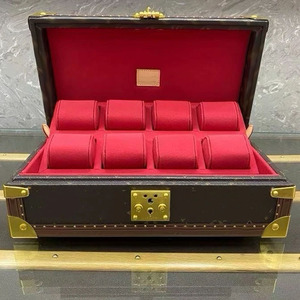 Caja de Almacenamiento para Relojes de Cuero Genuino con 8 Ranuras Cuadradas, Resistente a Impactos y Forrada de Terciopelo - Product Image 2