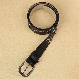<span class=keywords><strong>Cintura</strong></span> in Pelle con Fibbia in Metallo Argento Opaco e Decorazioni Floreali Nere - Product Image 2