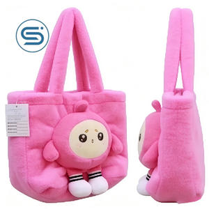 Sacs à dos en peluche aux motifs de fêtes saisonnières comme des flocons de neige ou des citrouilles, ce qui en fait un choix de cadeau festif et thématique pour les enfants - Product Image 2