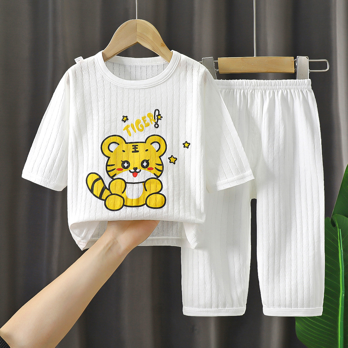 vêtements de maison tigre blanc