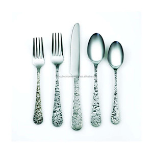 Ensemble de couverts de table en acier inoxydable, argent poli, motif carré gaufré, poignée design fait main de style occidental - Product Image 3