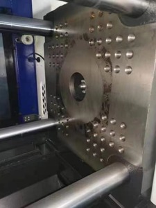 Haitiano 90Ton pequeña máquina de moldeo de plástico usada MA3Series máquina de inyección hidráulica Original que hace perchas de ropa de plástico - Product Image 3