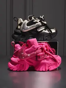 Zari prêt à expédier quantité minimale de commande 30 paires de couleurs mélangées approvisionnement direct d'usine femmes grosses chaussures de style de marche décontractées chaussures décontractées à plateforme