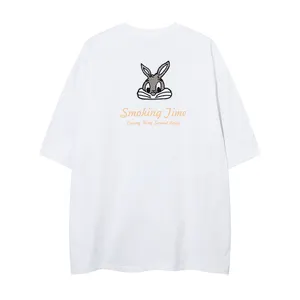 Camiseta holgada de cuello redondo con estampado bordado de tela de conejo de dibujos animados de moda de High Street para hombres