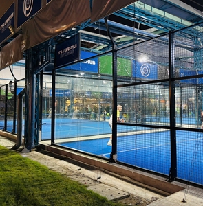 Cancha de Pádel Resistente a la Corrosión del Agua Salada, Acero Galvanizado en Caliente, para Complejos Turísticos Fronteiriços, Acuerdo de Exportación - Product Image 1