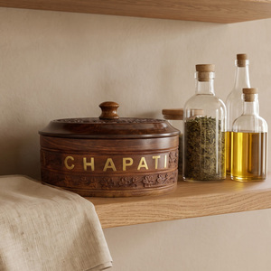 Boîte à chapati classique en bois de Sheesham avec surface finie à la main et couvercle en bois pour le rangement des roti, la présentation des repas et le comptoir de cuisine - Product Image 6