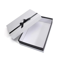 Carpeta de Papel Recubierto Premium para Empaque de Camisas con Forro de Cartón, Sello Personalizado en Relieve, Portátil para Comercio Minorista de Moda de Alta Gama