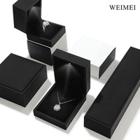 WeiMei Usine Vente en Gros Cuir PU Noir Led Lumière Jewlery Boîte à Bagues Lampe Blanche Luxe Avec Ampoule Emballage Boîte à Bijoux