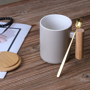 Vendita calda regalo tazza di porcellana coperchio di bambù tazza di ceramica con coperchio e cucchiaio tazza di caffè in ceramica con manico in legno - Product Image 4